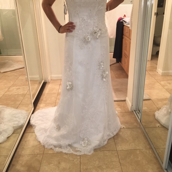 Brand new Alfred Angelo wedding dress - Picture 7 of 8